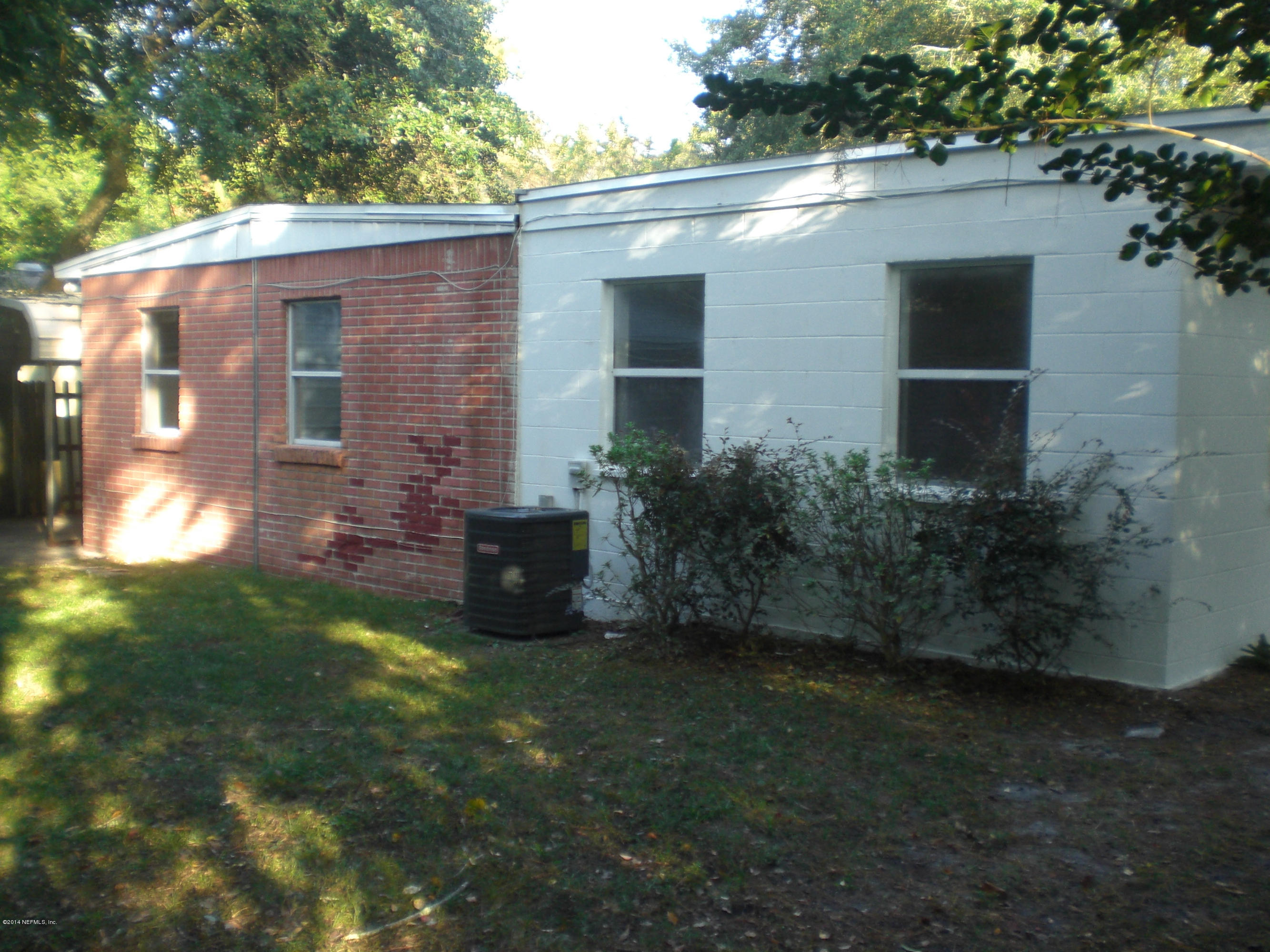8818 Ricardo Lane Jacksonville, FL 32216 - Photo 4 of 18 Rear of home