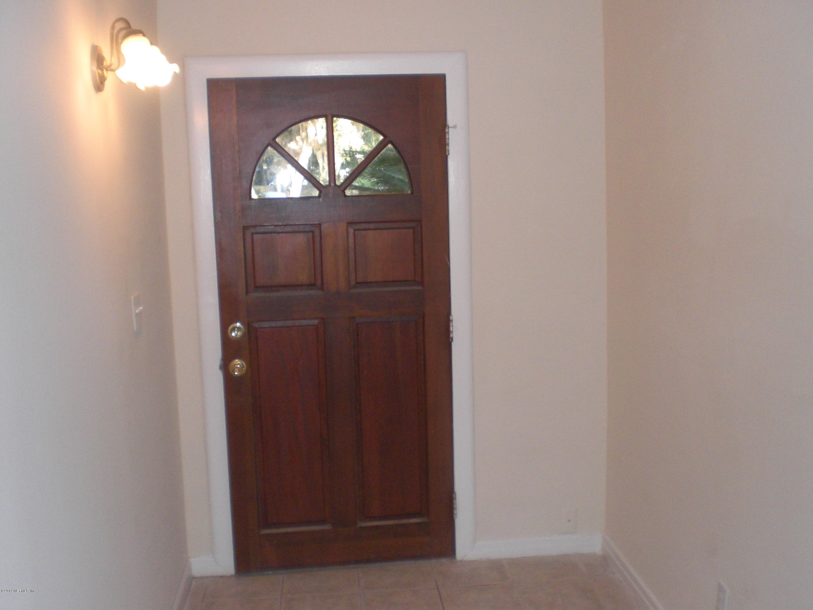 8818 Ricardo Lane Jacksonville, FL 32216 - Photo 5 of 18 Entry