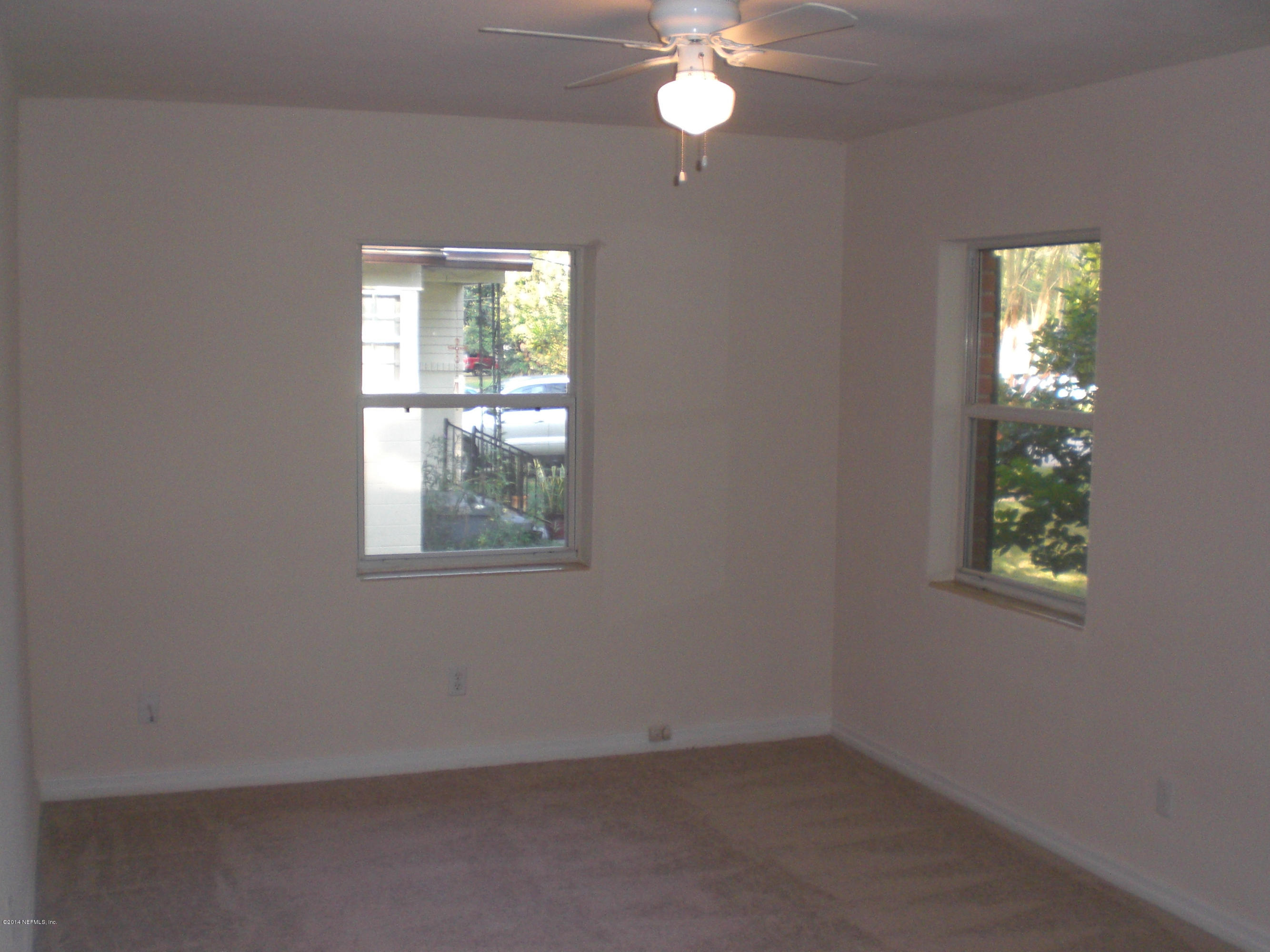 8818 Ricardo Lane Jacksonville, FL 32216 - Photo 6 of 18 Living room