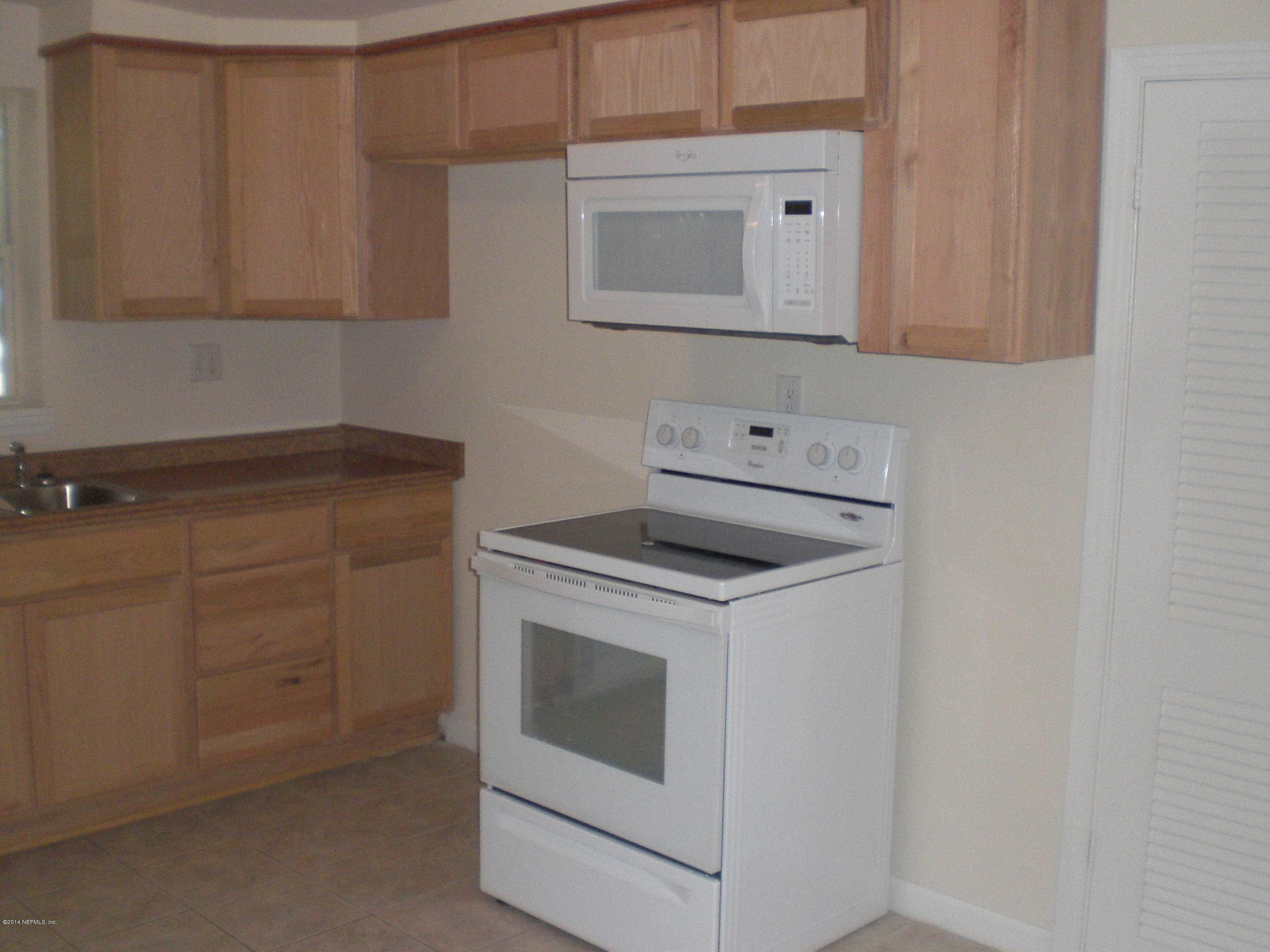 8818 Ricardo Lane Jacksonville, FL 32216 - Photo 8 of 18 Kitchen