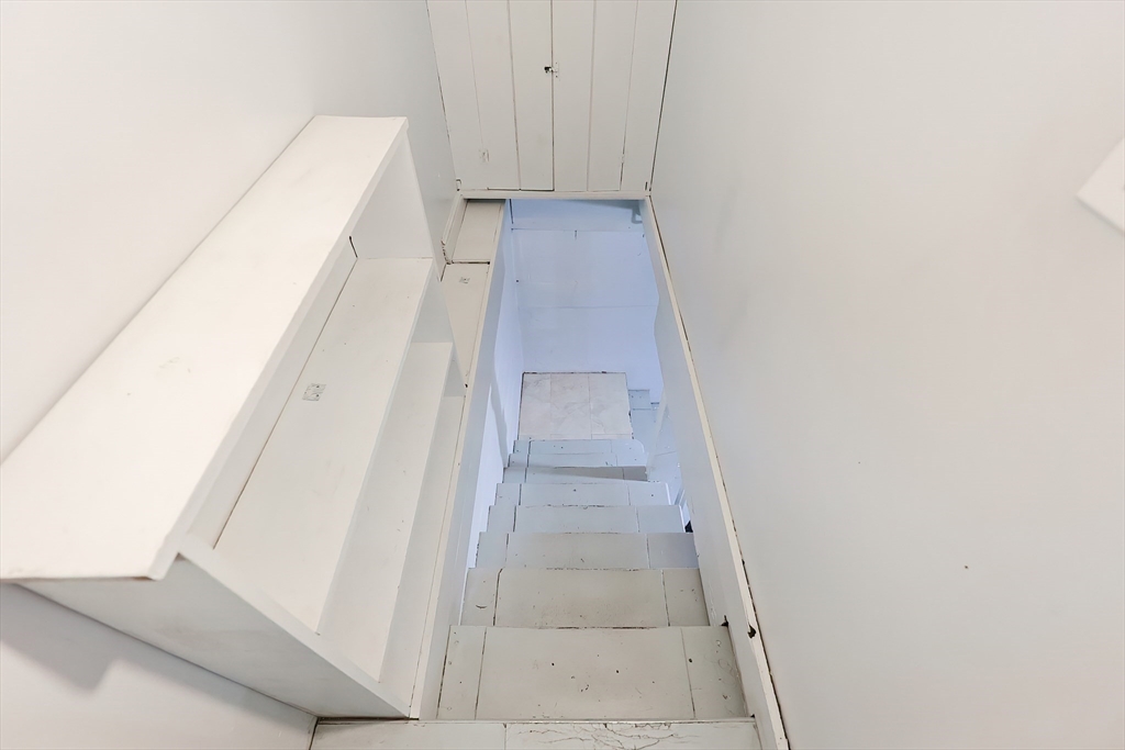 37 Maplewood Avenue Methuen, MA 01844 - Photo 33 of 42