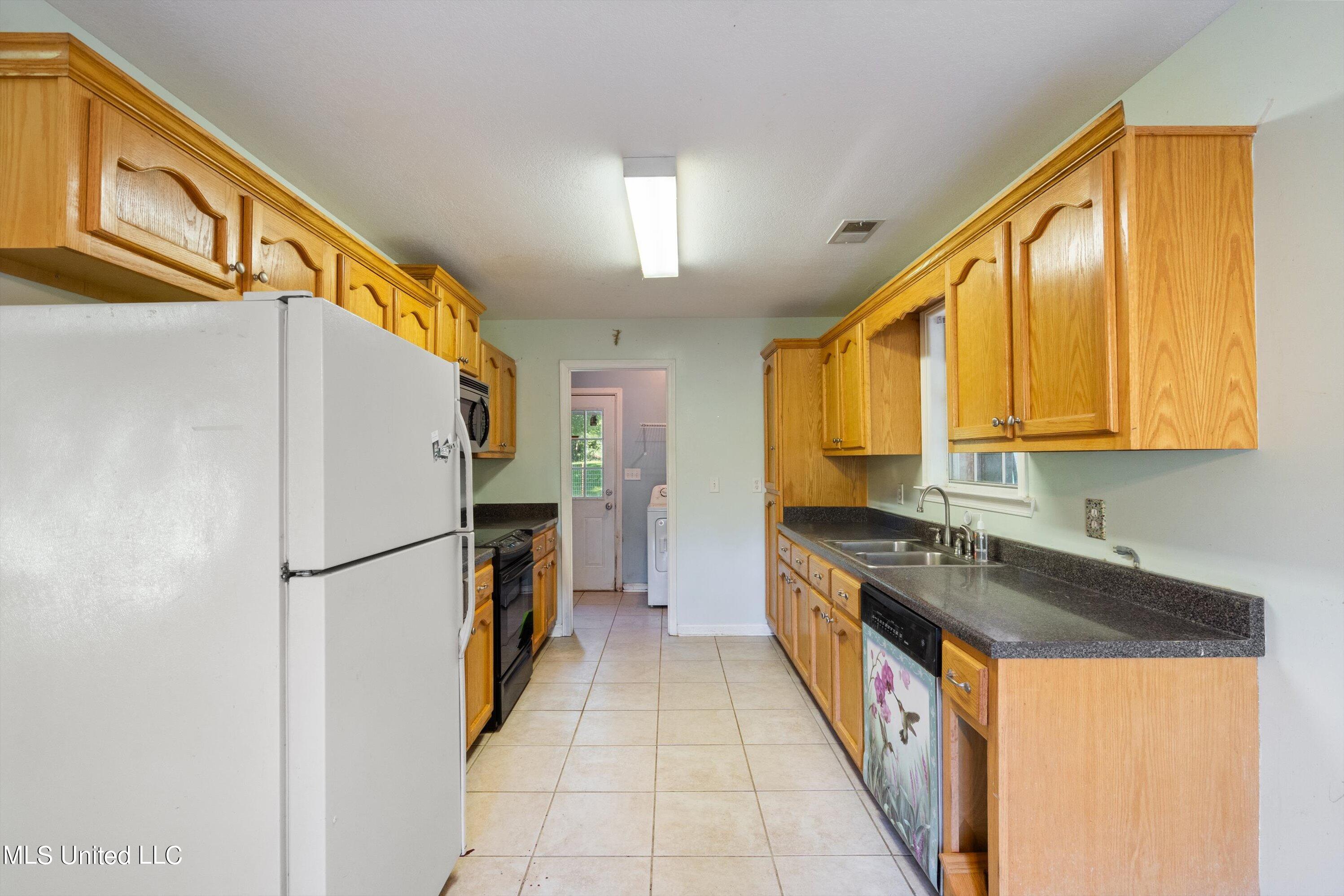 5986 Marianna Road Byhalia, MS 38611 - Photo 7 of 20 07-DSC6232