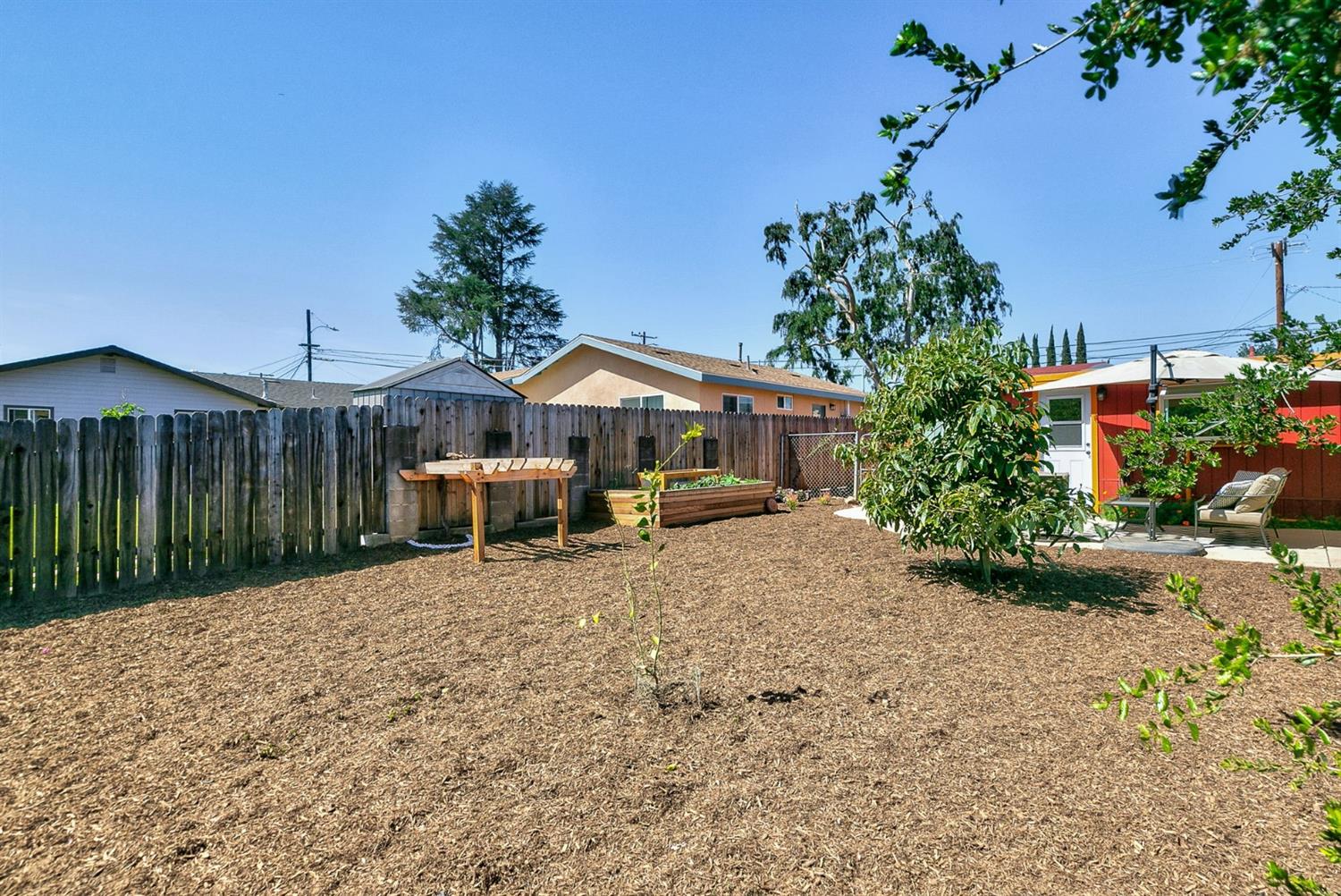 668 Spring Street Oak View, CA 93022 - Photo 23 of 24 a front view of a house with garden