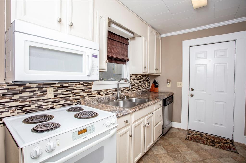 804 2nd Avenue Southwest Conover, NC 28613 - Photo 5 of 15 Gallery Image 5