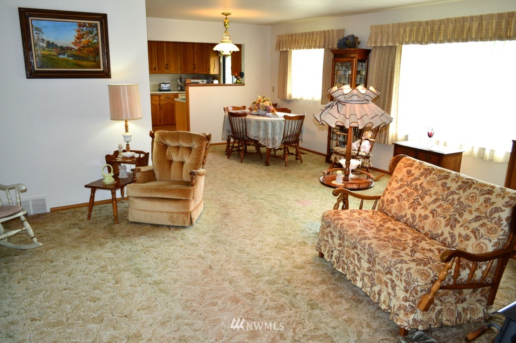 10001 Dechaux Road East Edgewood, WA 98371 - Photo 11 of 23 Gallery Image 11