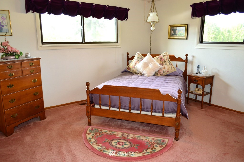10001 Dechaux Road East Edgewood, WA 98371 - Photo 17 of 23 Gallery Image 17