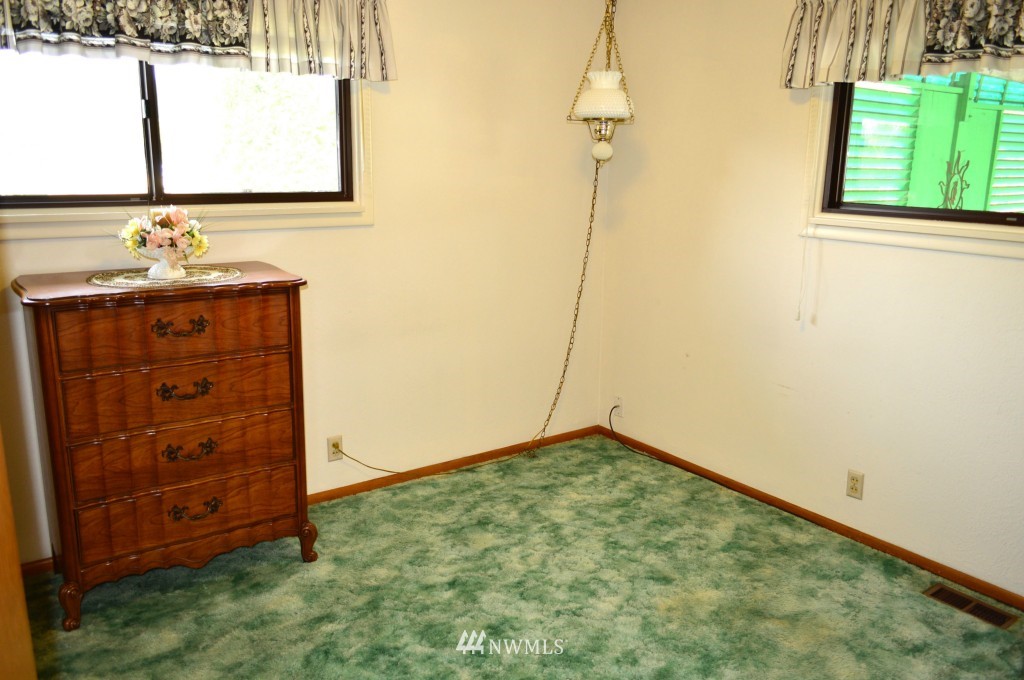 10001 Dechaux Road East Edgewood, WA 98371 - Photo 18 of 23 Gallery Image 18