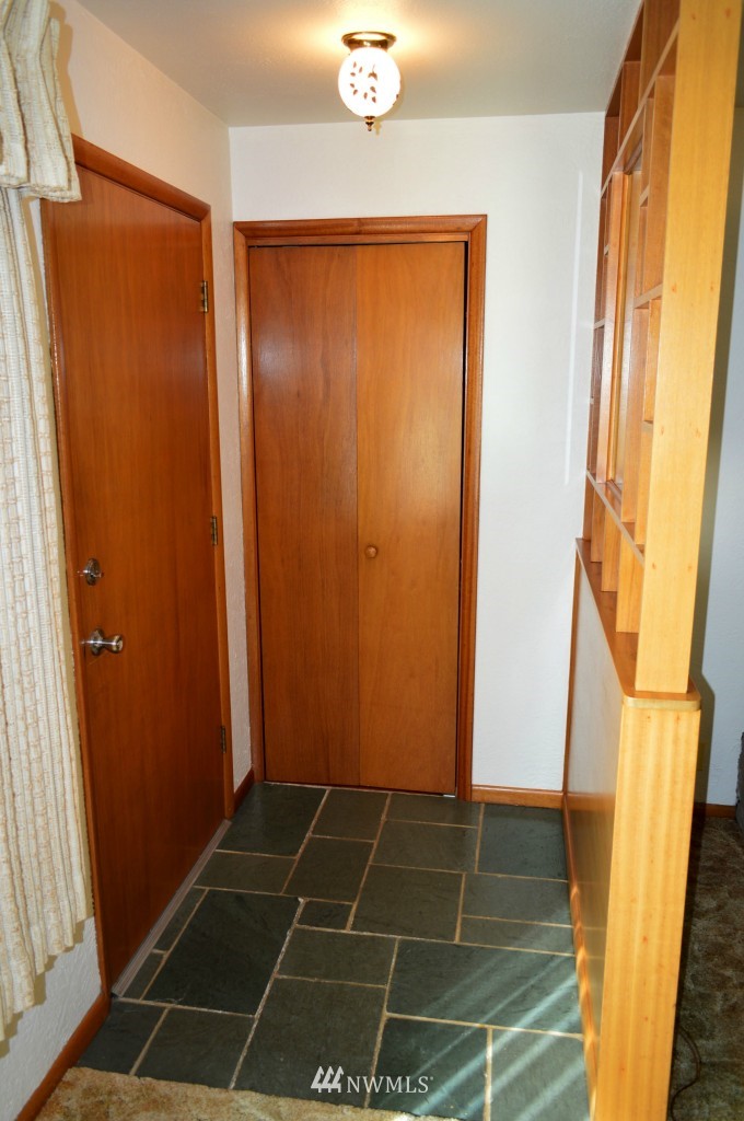 10001 Dechaux Road East Edgewood, WA 98371 - Photo 7 of 23 Gallery Image 7