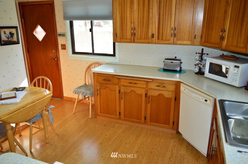 10001 Dechaux Road East Edgewood, WA 98371 - Photo 9 of 23 Gallery Image 9