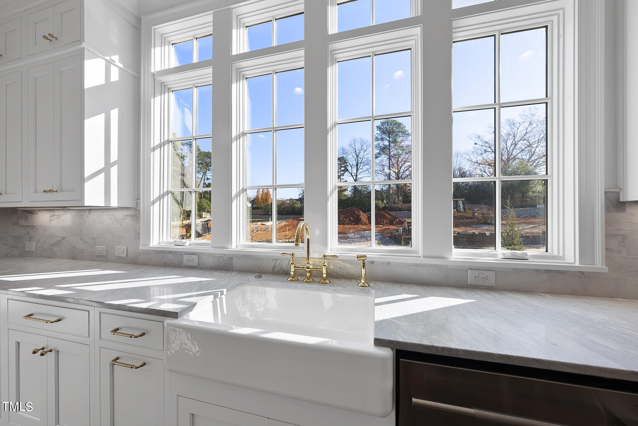 2643 Marchmont Street Raleigh, NC 27608 - Photo 10 of 54 DSC06472