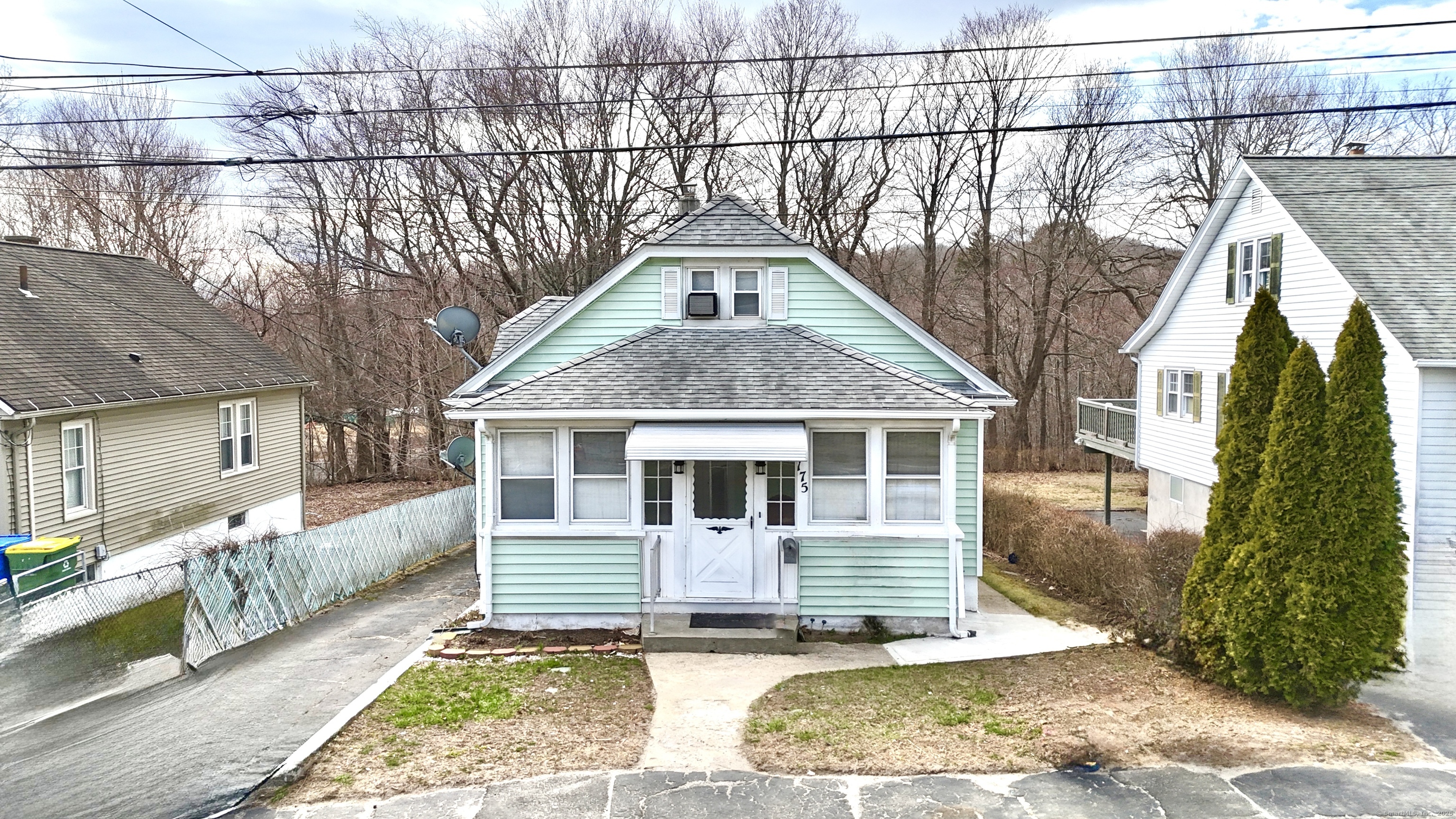 175 Academy Avenue Waterbury, CT 06705 - Photo 6 of 19