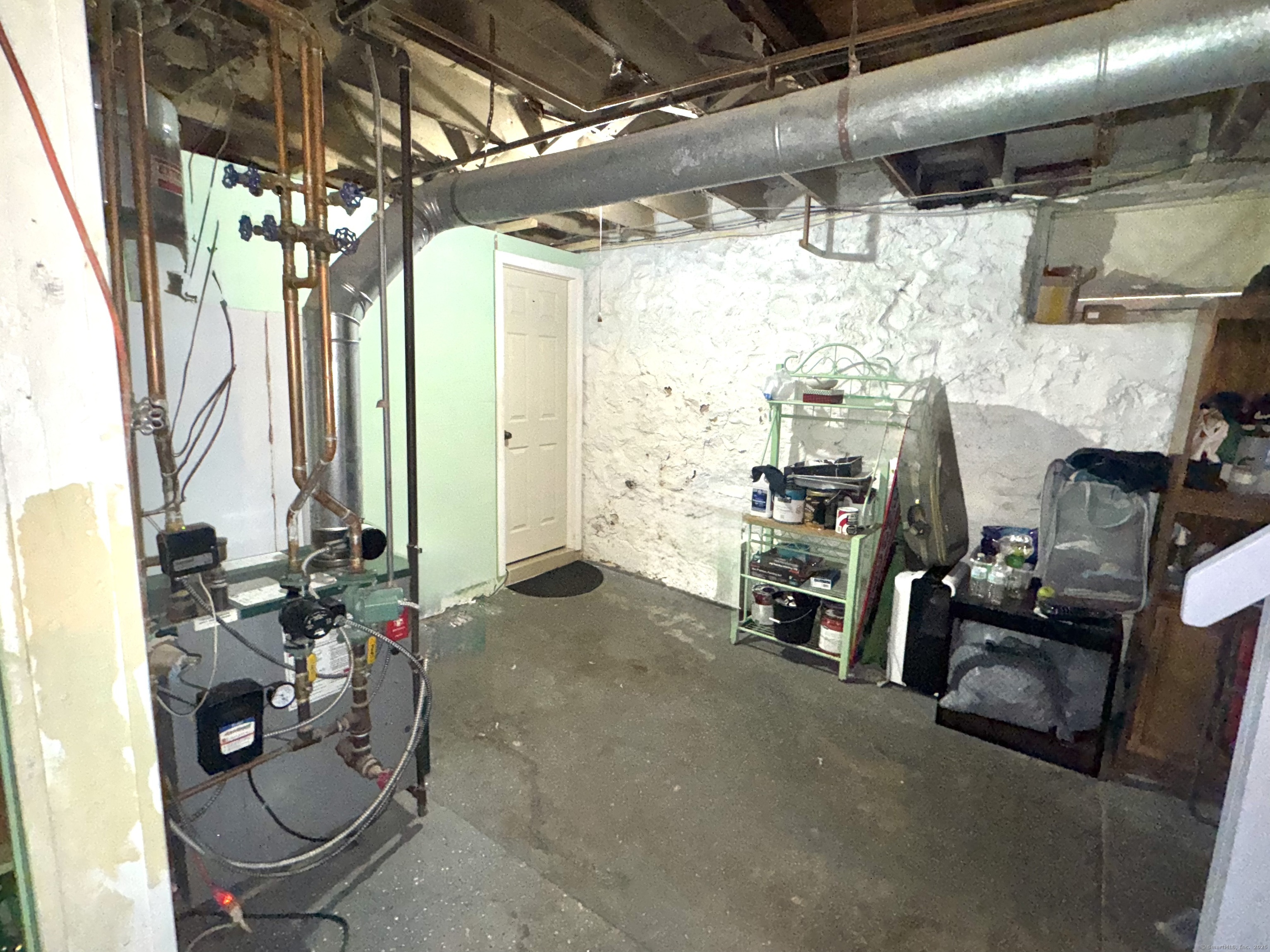 175 Academy Avenue Waterbury, CT 06705 - Photo 9 of 19