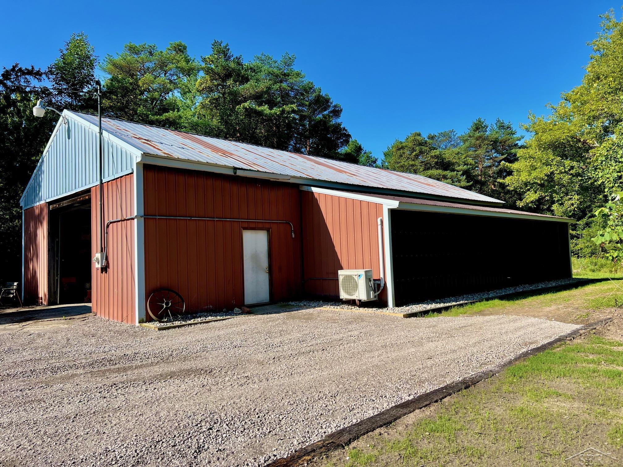 3675 Hackett Road Saginaw, MI 48603 - Photo 8 of 31 50167217-4EBB392F-284A-4D81-A984-B4F928E71450.JPG