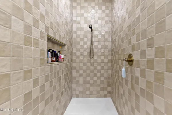 $680,000 | 19255 Eli Dudley Road, Moss Point, MS 39562