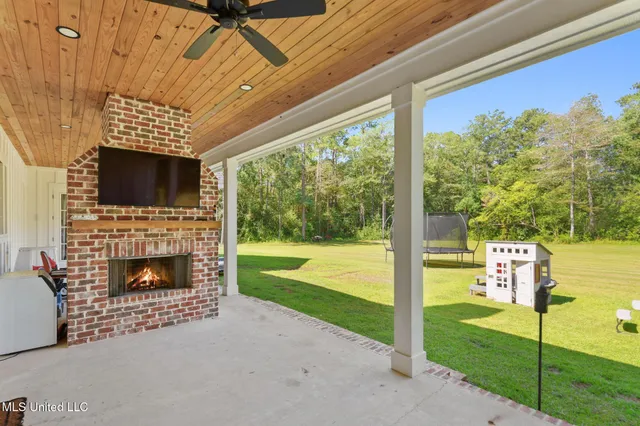 $680,000 | 19255 Eli Dudley Road, Moss Point, MS 39562