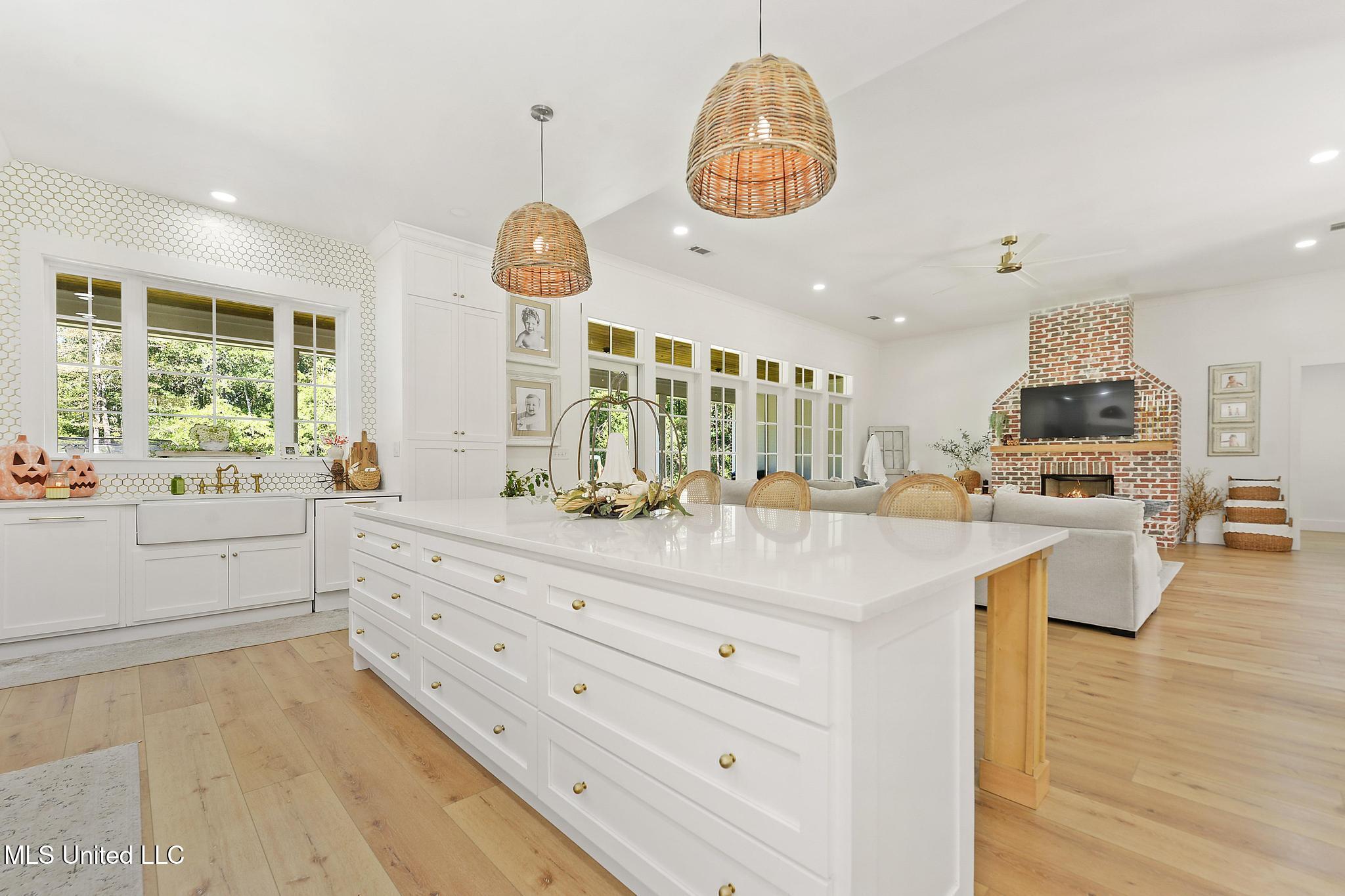 19255 Eli Dudley Road Moss Point, MS 39562 - Photo 6 of 37 E51BC7C3-84F9-45FE-A48A-7C7B637109EC