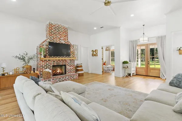 $680,000 | 19255 Eli Dudley Road, Moss Point, MS 39562