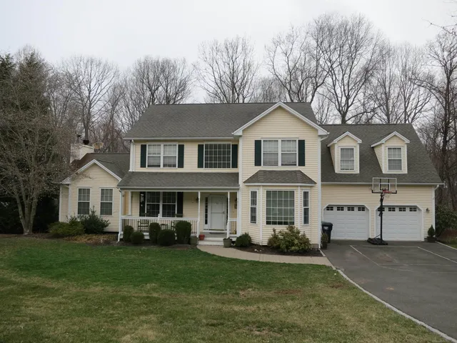 $649,900 | 88 Brookfield Road, Seymour, CT 06483