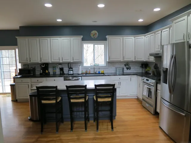 $649,900 | 88 Brookfield Road, Seymour, CT 06483