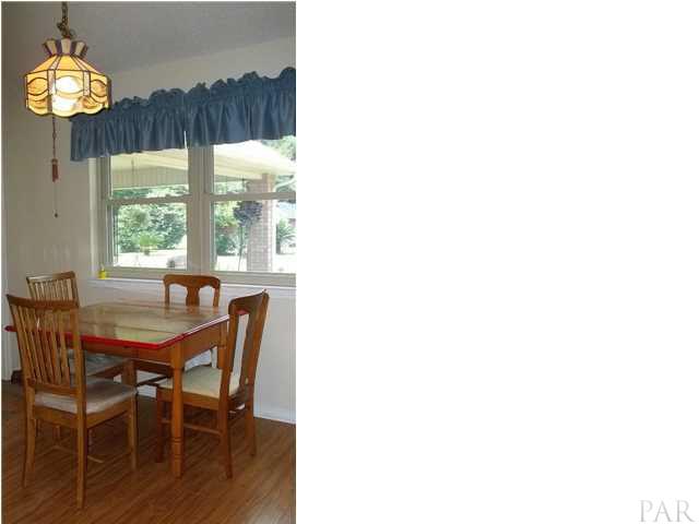 5462 Pine Barron Road Milton, FL 32570 - Photo 9 of 24 Breakfast Area