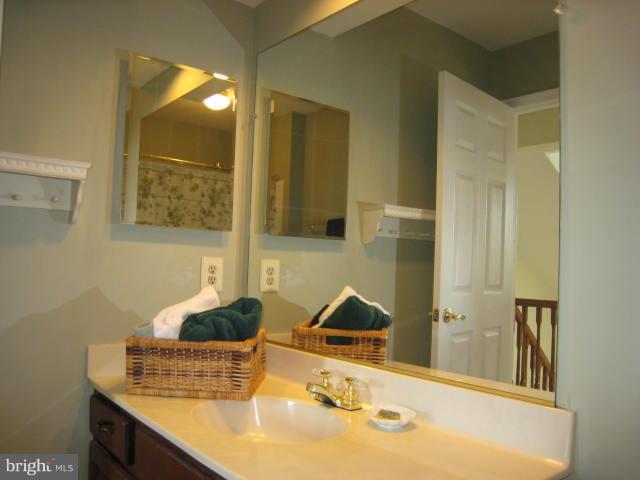 8012 Craddock Road Greenbelt, MD 20770 - Photo 17 of 28 Bath