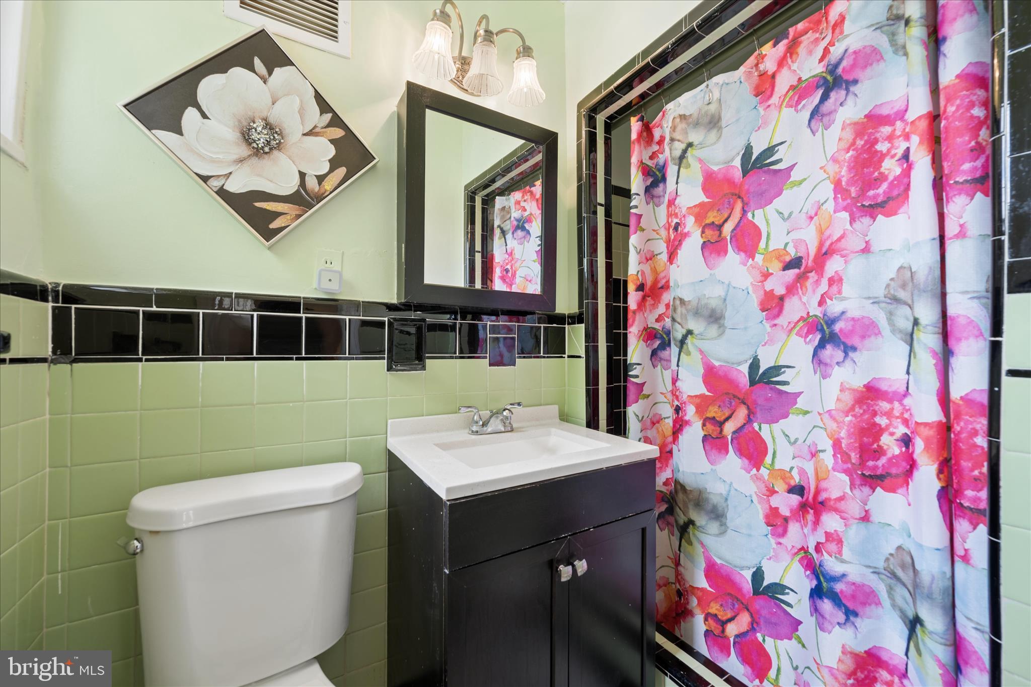 6803 Adelphi Road University Park, MD 20782 - Photo 31 of 55 Primary Bathroom