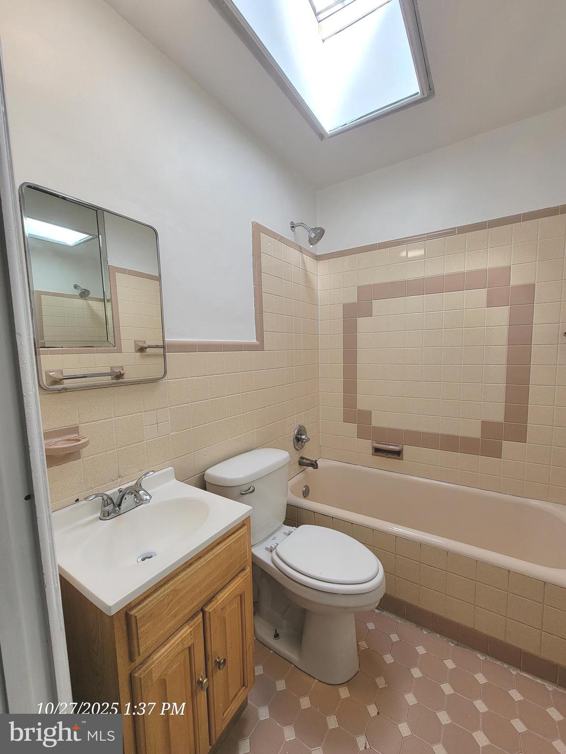 2061 Independence Street Philadelphia, PA 19138 - Photo 15 of 22 2nd floor bathroom