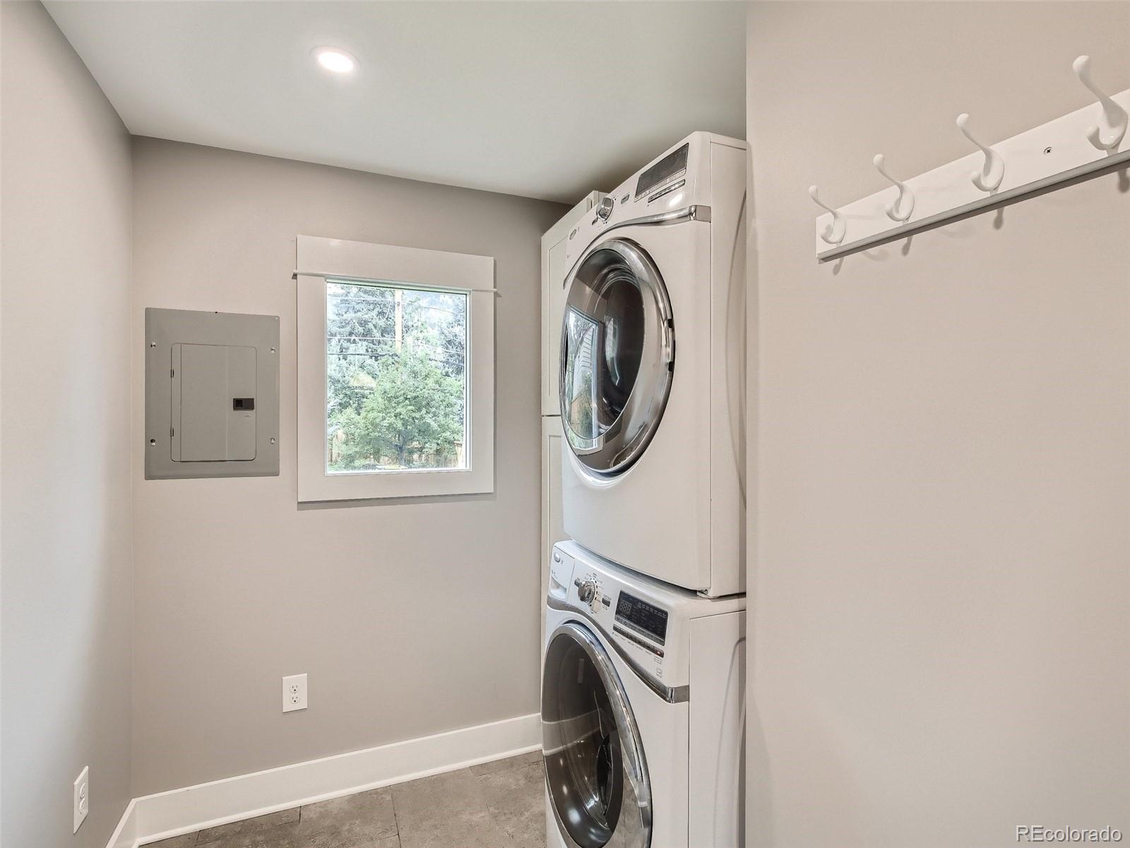 743 9th Street Boulder, CO 80302 - Photo 22 of 28 a utility room with dryer and washer