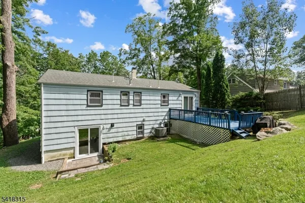 $549,900 | 186 Tomahawk Trail, Sparta, NJ 07871