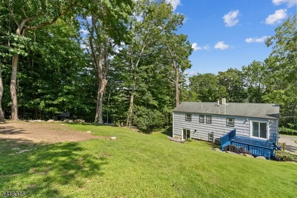 $549,900 | 186 Tomahawk Trail, Sparta, NJ 07871