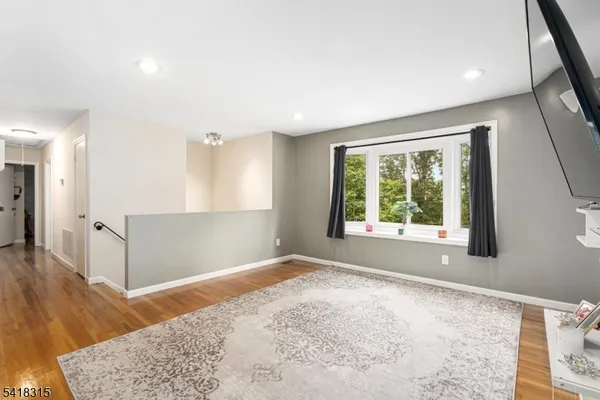 $549,900 | 186 Tomahawk Trail, Sparta, NJ 07871