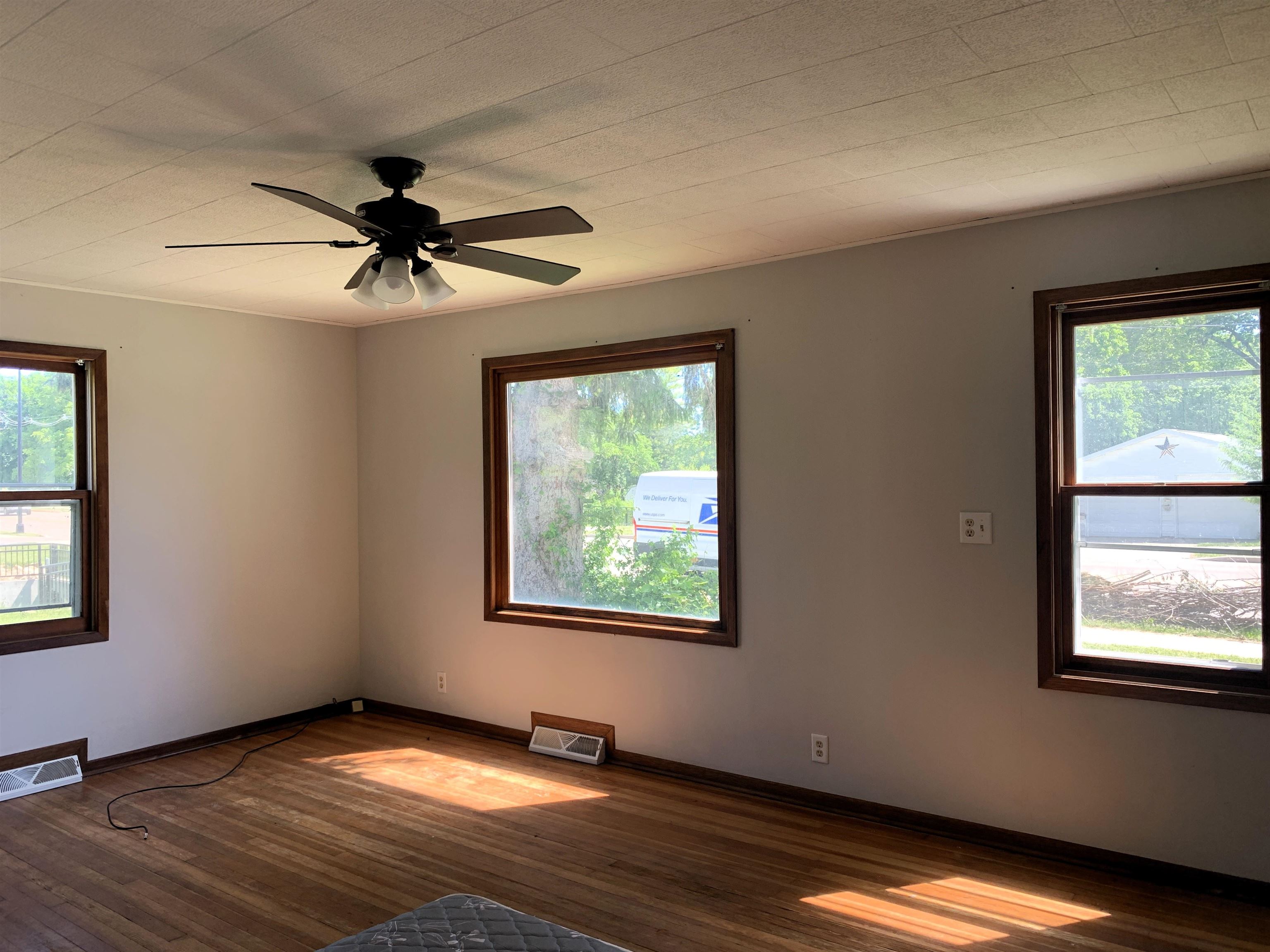 744 Farnham Street Columbus, WI 53925 - Photo 6 of 29