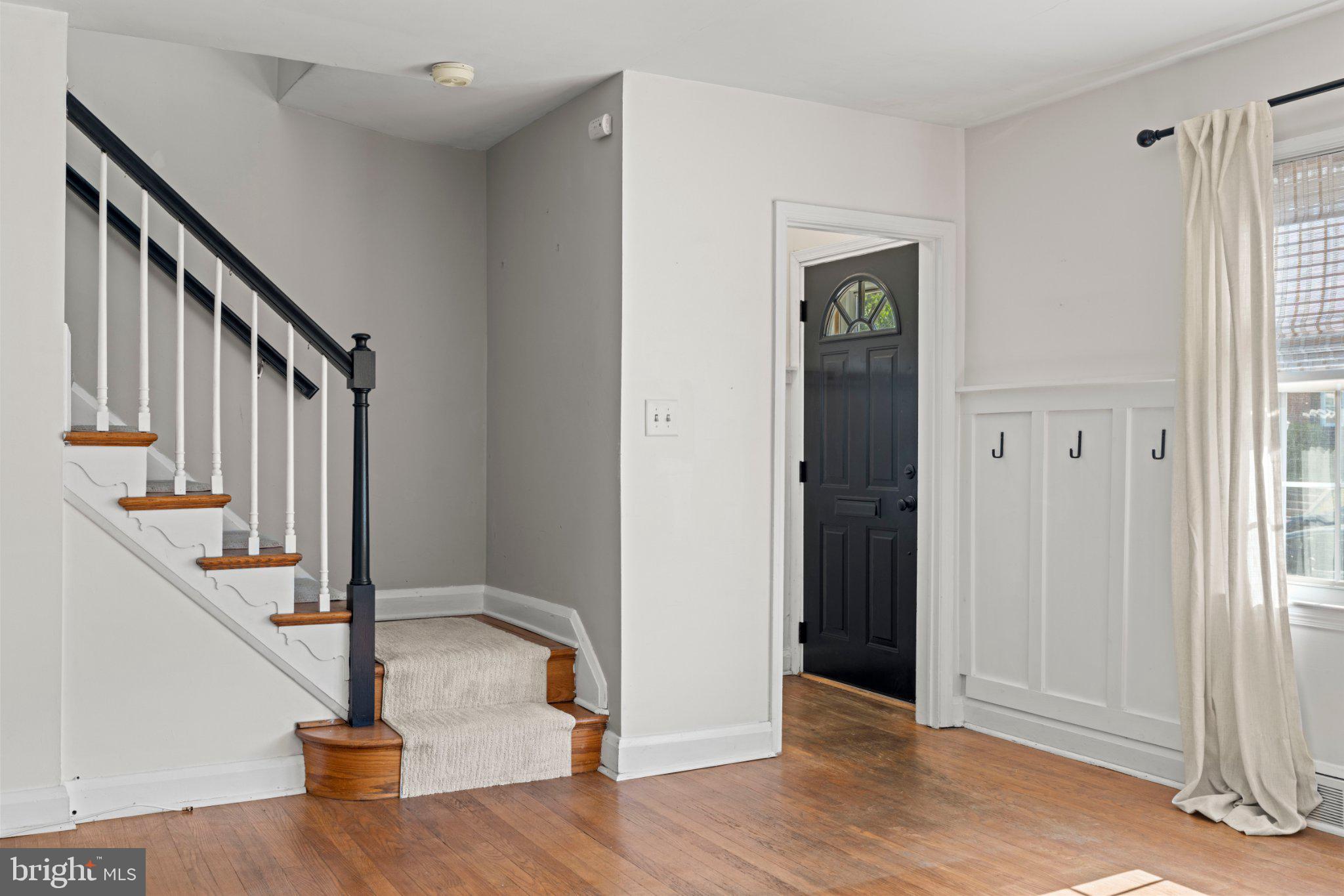 1855 Edgewood Road Towson, MD 21286 - Photo 3 of 29 Inviting entryway with classic charm.