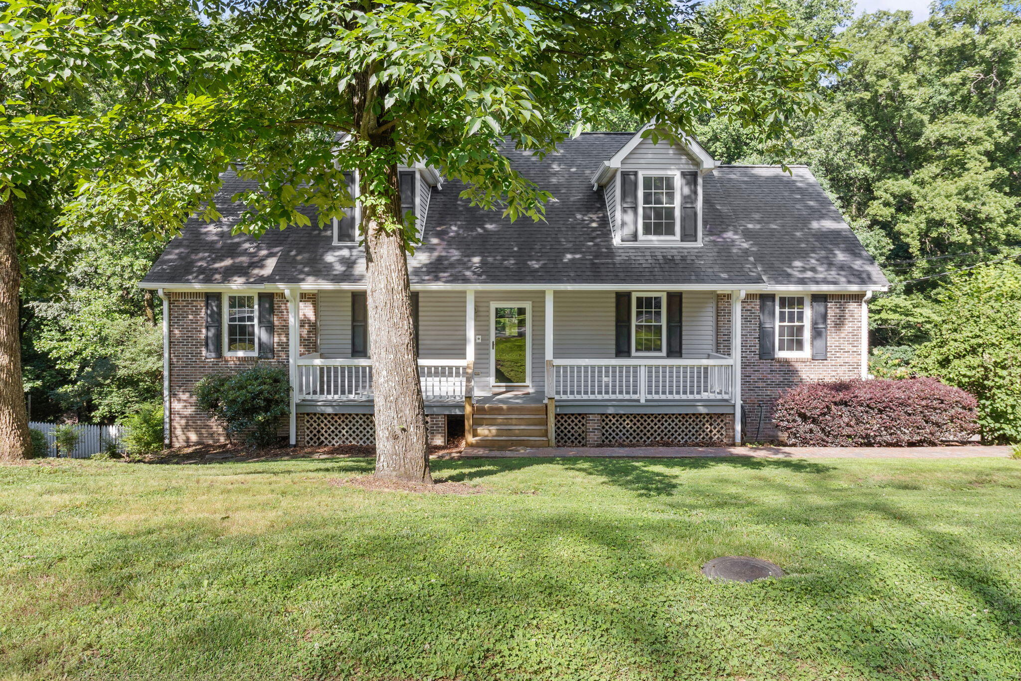 1808 Hidden Harbor Road Hixson, TN 37343 - Photo 3 of 73 Stunning 4 bedroom with full basement
