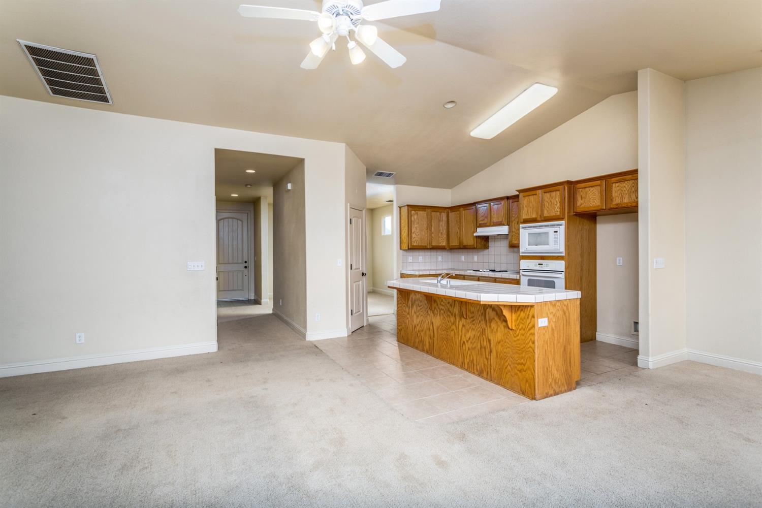 448 West Lilac Avenue Reedley, CA 93654 - Photo 12 of 38 Gallery Image 12