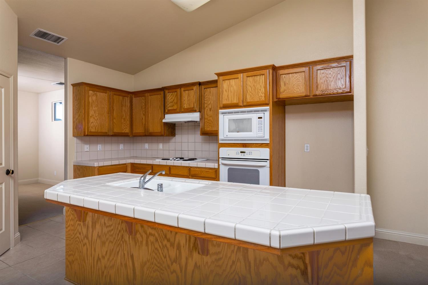 448 West Lilac Avenue Reedley, CA 93654 - Photo 13 of 38 Gallery Image 13
