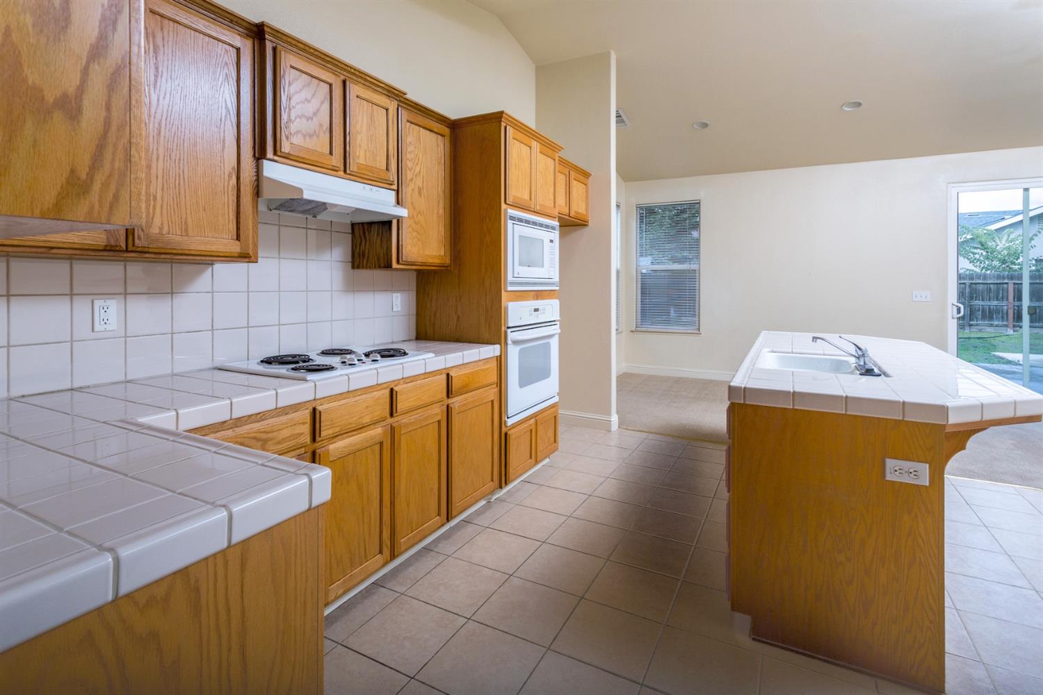 448 West Lilac Avenue Reedley, CA 93654 - Photo 17 of 38 Gallery Image 17