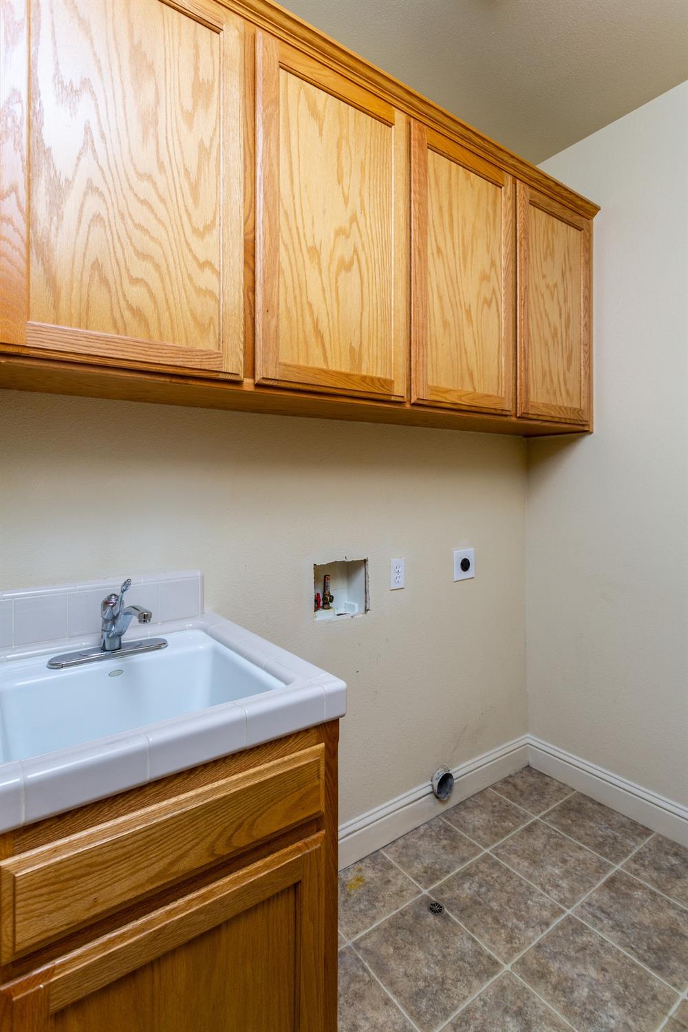 448 West Lilac Avenue Reedley, CA 93654 - Photo 21 of 38 Gallery Image 21