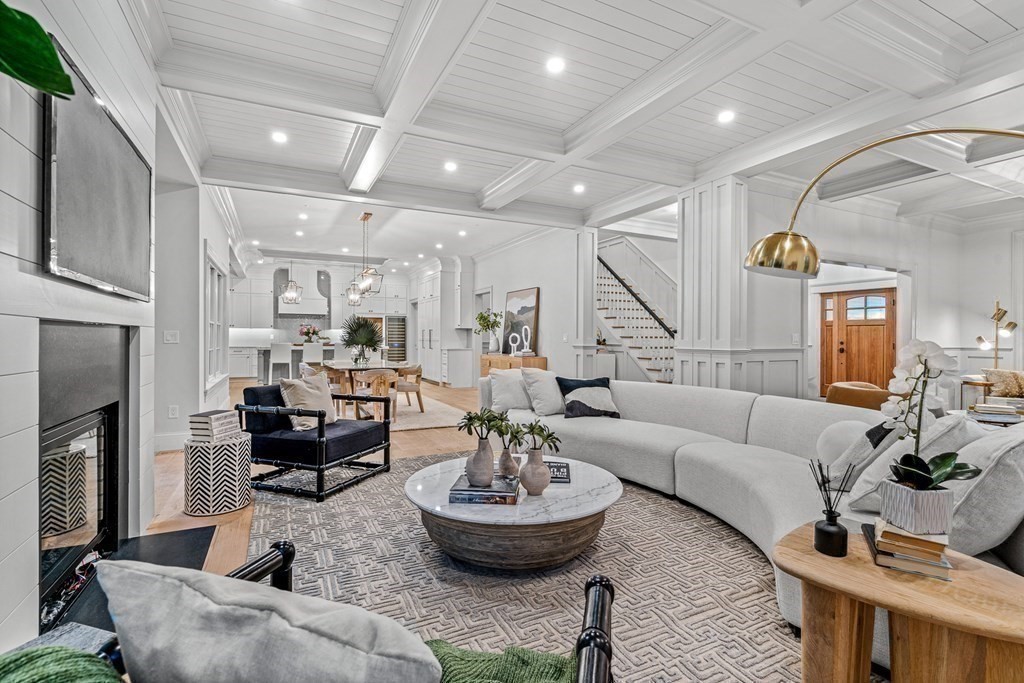 28 Sturbridge Road Wellesley, MA 02481 - Photo 16 of 41