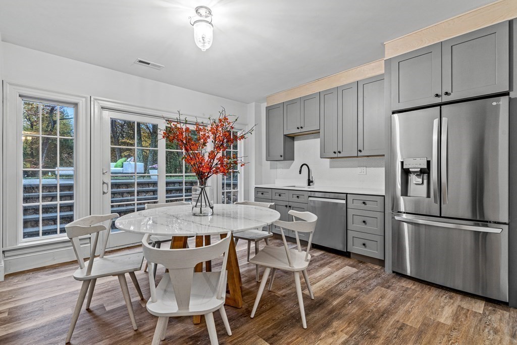 28 Sturbridge Road Wellesley, MA 02481 - Photo 37 of 41