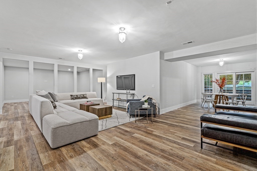 28 Sturbridge Road Wellesley, MA 02481 - Photo 38 of 41