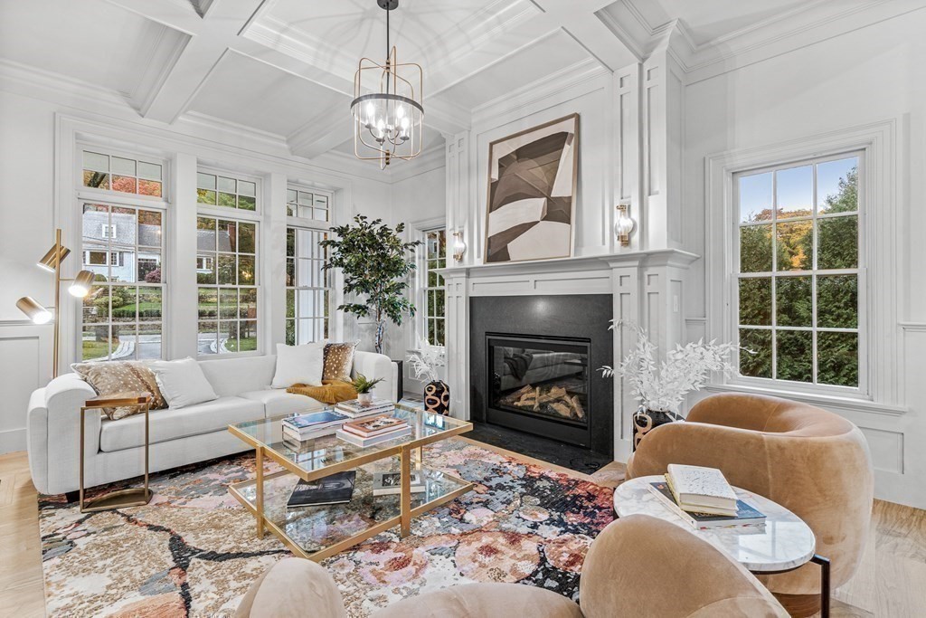 28 Sturbridge Road Wellesley, MA 02481 - Photo 4 of 41