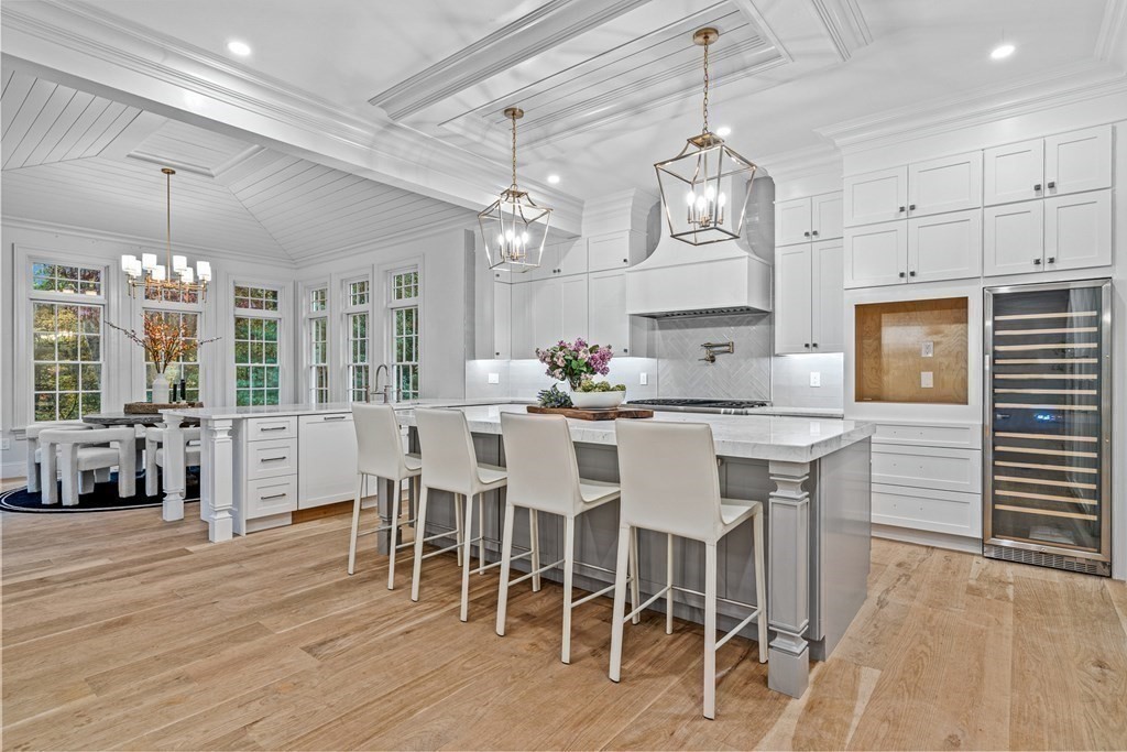 28 Sturbridge Road Wellesley, MA 02481 - Photo 8 of 41