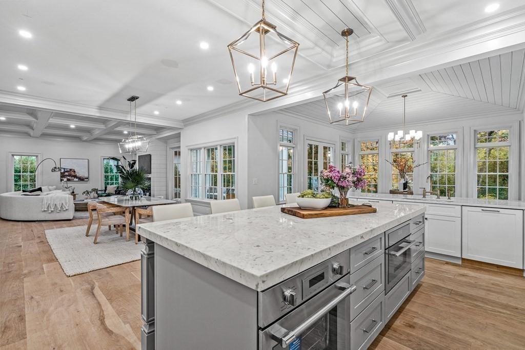 28 Sturbridge Road Wellesley, MA 02481 - Photo 9 of 41