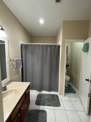 $135,000 | 17585 Red Oak Drive, Unit 7585, Houston, TX 77090