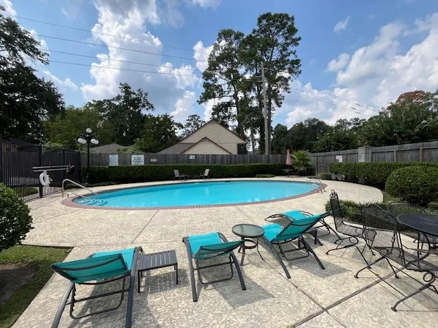 $135,000 | 17585 Red Oak Drive, Unit 7585, Houston, TX 77090