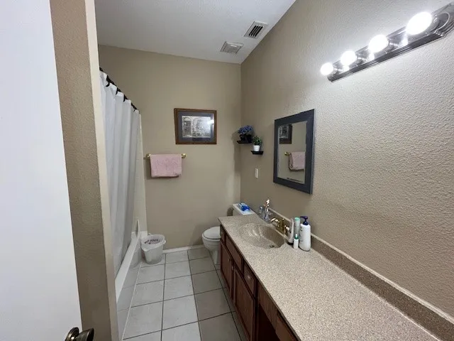 $135,000 | 17585 Red Oak Drive, Unit 7585, Houston, TX 77090