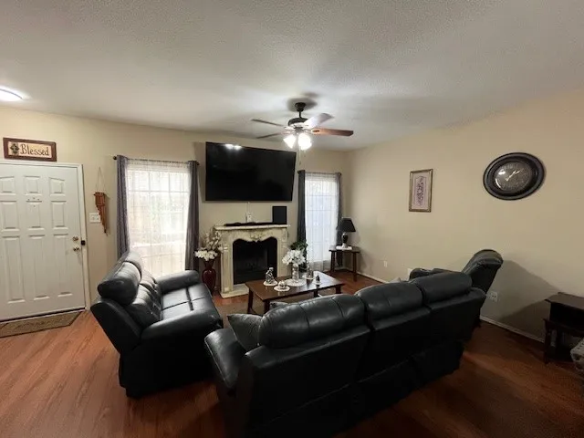 $135,000 | 17585 Red Oak Drive, Unit 7585, Houston, TX 77090