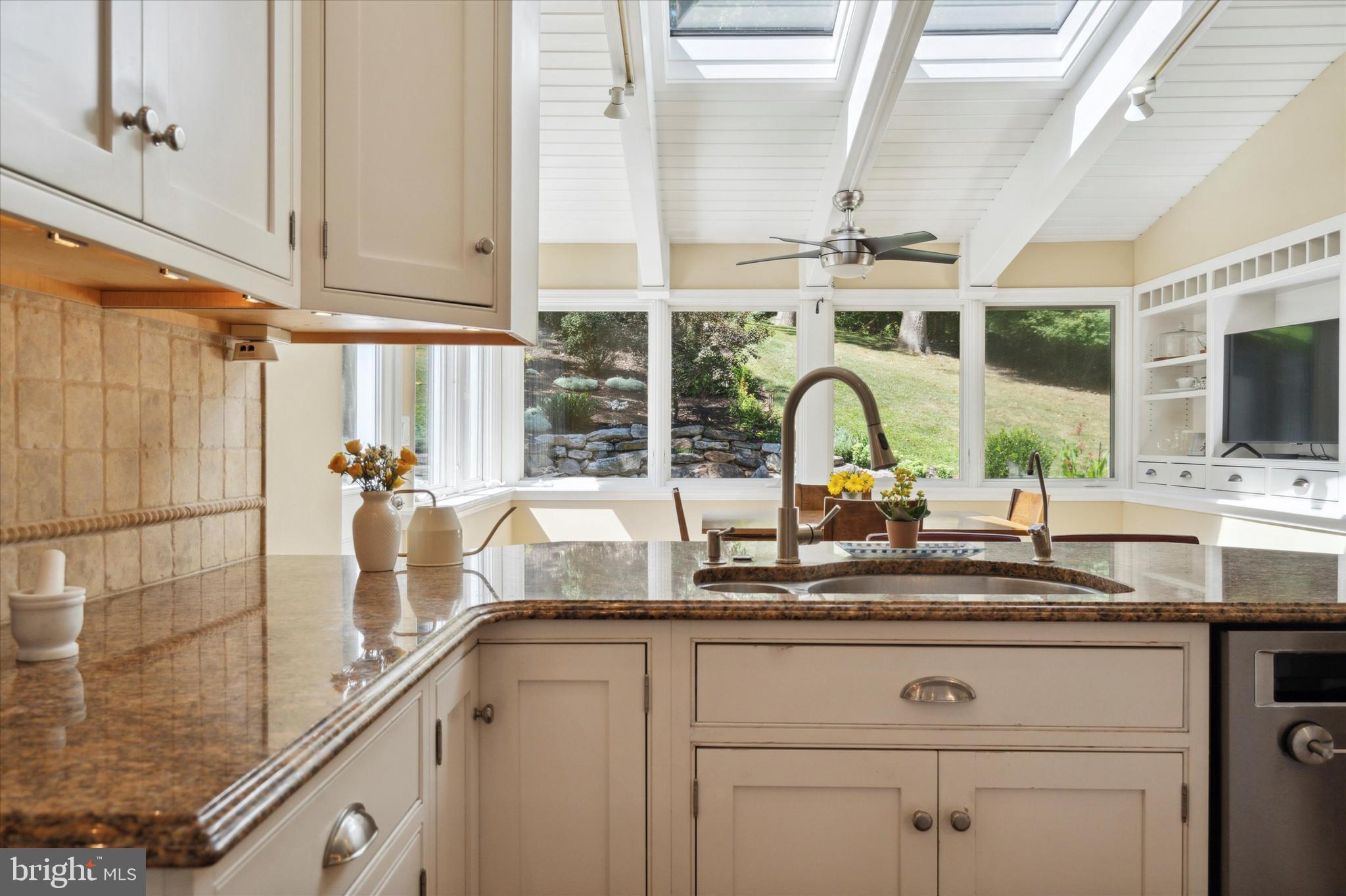 831 Hollow Road Wayne, PA 19087 - Photo 11 of 35