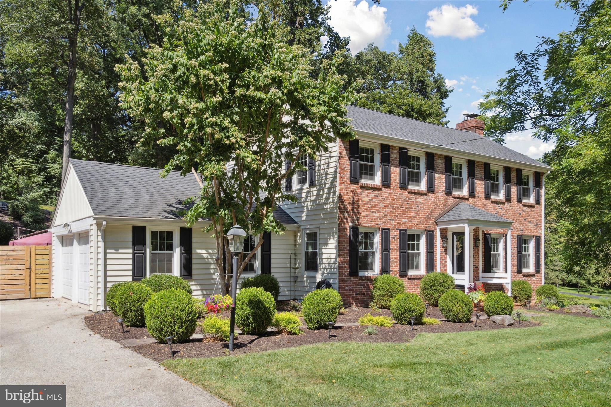 831 Hollow Road Wayne, PA 19087 - Photo 2 of 35